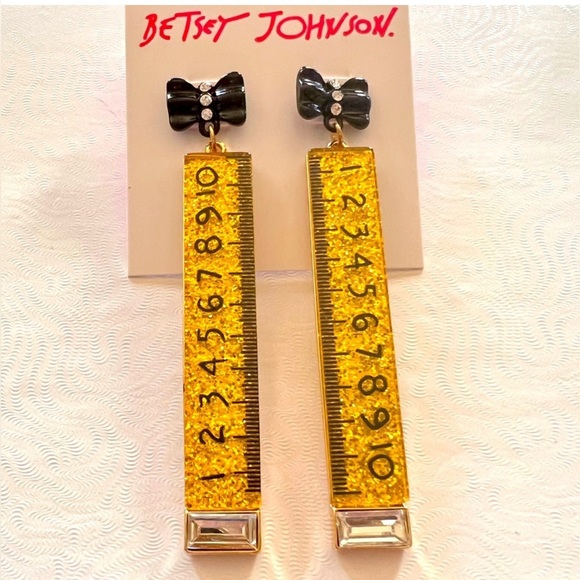 NWT ⚜️🖤⚜️ Betsey Johnson BACK TO COOL RULER DROP EARRINGS GOLD - Picture 6 of 8